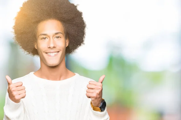 Joven Hombre Afroamericano Con Pelo Afro Con Suéter Invierno Signo — Foto de Stock