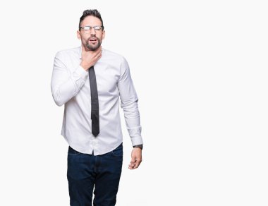 Ağrılı boyun, boğaz grip, kesek ve enfeksiyon dokunmadan genç yakışıklı iş adam gözlük izole üzerinde arka plan