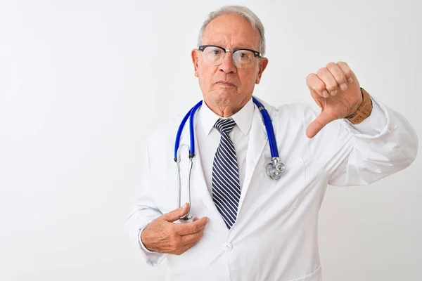 Senior Grey Haired Doctor Man Wearing Stethoscope Standing Isolated White — ストック写真