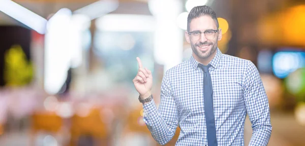 Jeune Homme Affaires Portant Des Lunettes Sur Fond Isolé Avec — Photo