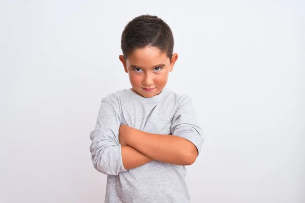 Hermoso Niño Con Camiseta Casual Gris Pie Sobre Fondo Blanco —  Fotos de Stock