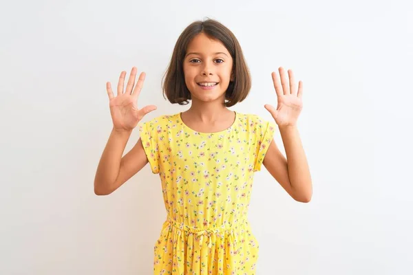 Jeune Belle Enfant Fille Portant Une Robe Florale Jaune Debout — Photo