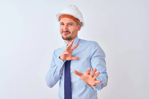 Joven Hombre Negocios Con Casco Seguridad Contratista Sobre Fondo Aislado — Foto de Stock