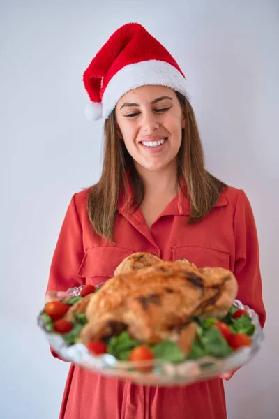 Young Beautiful Woman Smiling Proud Holding Thanksgiving Turkey Chicken Tray — Stock Photo, Image