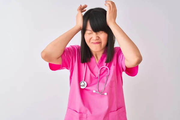 탈모증을 청진기를 아름다운 중국의한 간호사는 편두통때문에 극도로 절망적 스트레스를 있었다 — 스톡 사진