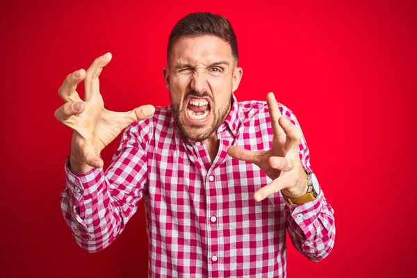 Young Handsome Man Red Isolated Background Shouting Frustrated Rage Hands — Stock Photo, Image