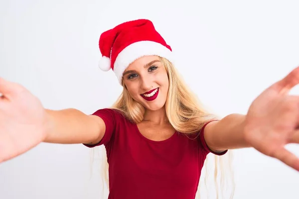 Joven Mujer Hermosa Con Sombrero Navidad Santa Sobre Fondo Blanco —  Fotos de Stock