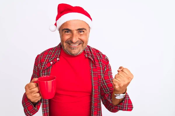 Hombre Mediana Edad Con Sombrero Navidad Santa Beber Café Sobre — Foto de Stock