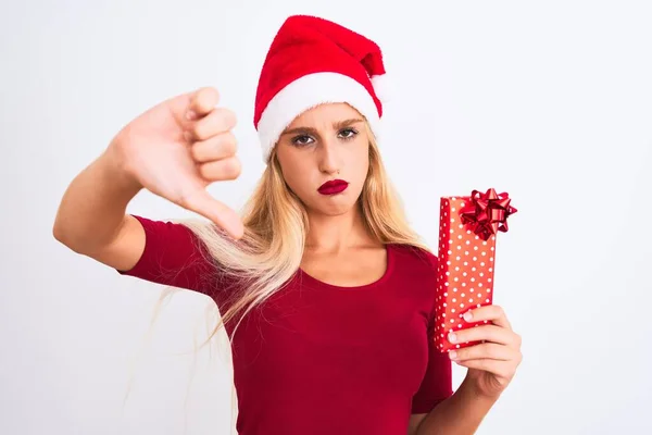 Hermosa Mujer Con Sombrero Navidad Santa Celebración Regalo Sobre Fondo —  Fotos de Stock