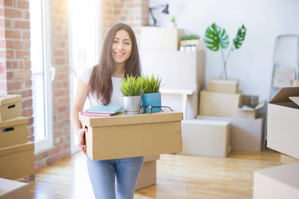 Jong Mooi Paar Nieuw Huis Rond Kartonnen Dozen — Stockfoto