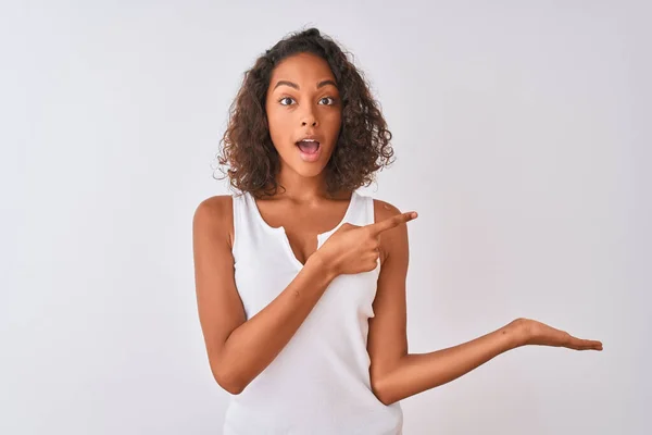 Young Brazilian Woman Wearing Casual Shirt Standing Isolated White Background — Stock Photo, Image