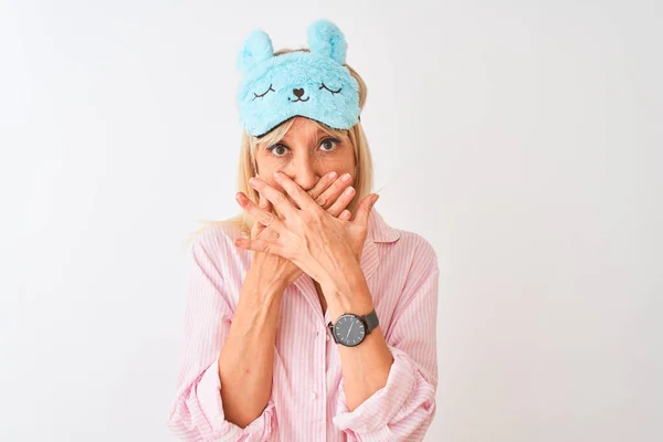 Mulher Meia Idade Vestindo Máscara Sono Azul Pijama Sobre Fundo — Fotografia de Stock
