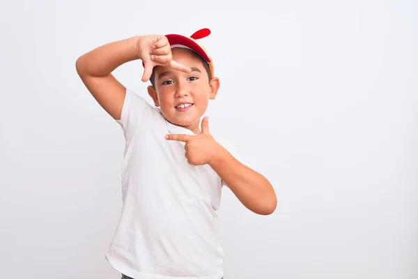 Όμορφο Παιδί Αγόρι Φορώντας Fanny Πολύχρωμο Καπέλο Προπέλα Πάνω Από — Φωτογραφία Αρχείου