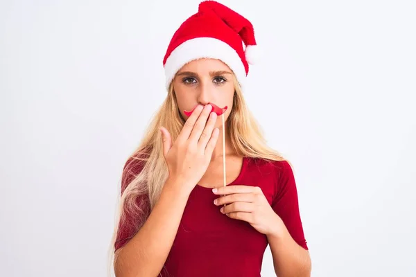 Kvinna Bär Jul Santa Hatt Håller Fanny Mustasch Över Isolerade — Stockfoto