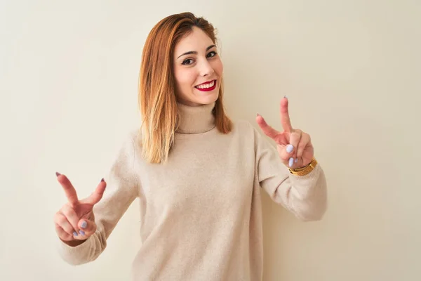 Redhead Woman Wearing Elegant Turtleneck Sweater Standing Isolated White Background — ストック写真