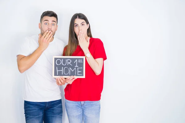 Jovem Belo Casal Segurando Quadro Negro Com Novo Texto Casa — Fotografia de Stock