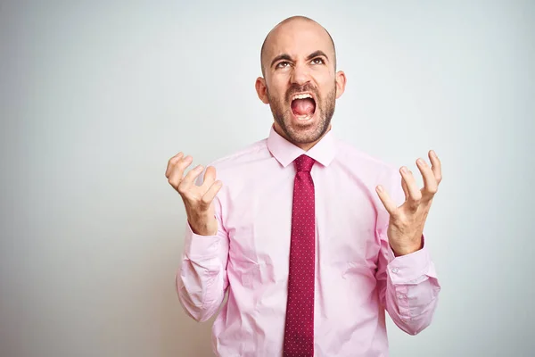 Young Business Man Wearing Pink Tie Isolated Background Crazy Mad — Stock Photo, Image