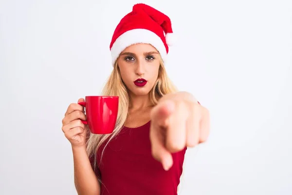 Όμορφη Γυναίκα Φορώντας Χριστούγεννα Σάντα Καπέλο Πίνοντας Καφέ Πάνω Από — Φωτογραφία Αρχείου