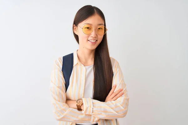 Молодая Китайская Студентка Очках Рюкзаке Изолированном Белом Фоне Счастливое Лицо — стоковое фото