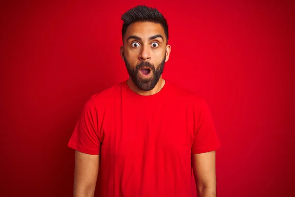 Young Handsome Indian Man Wearing Shirt Isolated Red Background Afraid — 스톡 사진