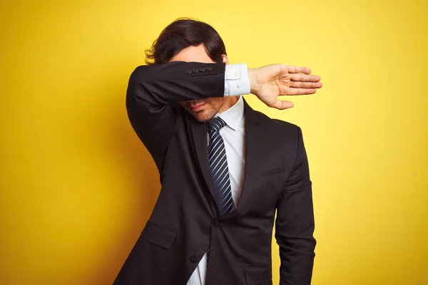 Young Handsome Businessman Wearing Suit Tie Standing Isolated Yellow Background — Stock Photo, Image