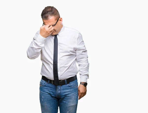 Arabische Männer Mittleren Alters Die Eine Brille Über Isoliertem Hintergrund — Stockfoto