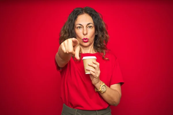 Mujer Mayor Mediana Edad Bebiendo Una Taza Café Sobre Fondo —  Fotos de Stock