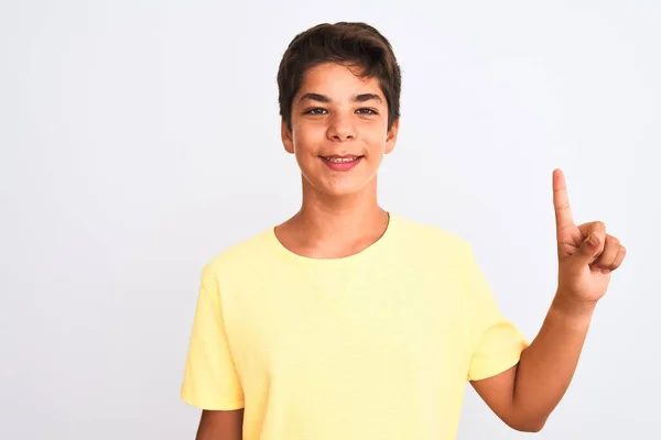 Όμορφος Έφηβος Αγόρι Στέκεται Πάνω Από Λευκό Απομονωμένο Φόντο Δείχνει — Φωτογραφία Αρχείου