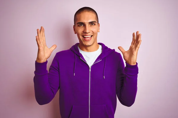 Young Handsome Man Wearing Purple Sweatshirt Pink Isolated Background Celebrating — Stock Photo, Image