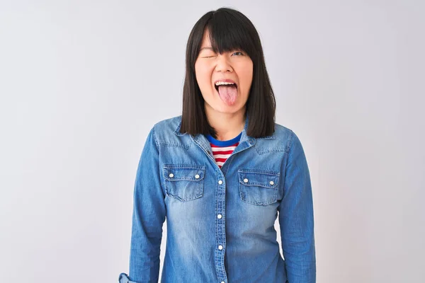Jonge Mooie Chinese Vrouw Draagt Denim Shirt Geïsoleerde Witte Achtergrond — Stockfoto