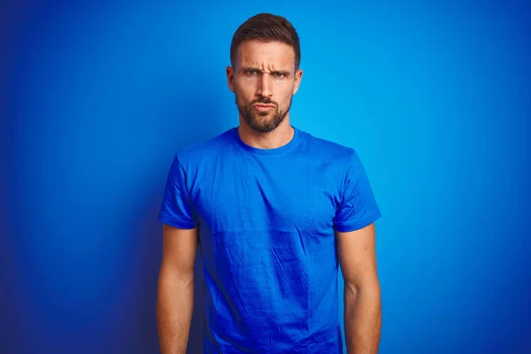 Young Handsome Man Wearing Casual Shirt Blue Isolated Background Skeptic — Stock Photo, Image