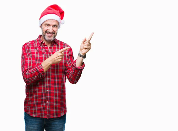 Hombre Mediana Edad Con Sombrero Navidad Sobre Fondo Aislado Sonriendo —  Fotos de Stock