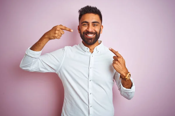 Young Indian Businessman Wearing Elegant Shirt Standing Isolated Pink Background — ストック写真