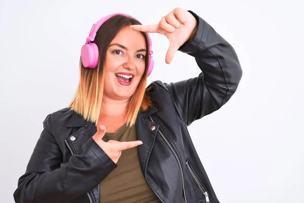 Young Beautiful Woman Listening Music Using Headphones Isolated White Background — ストック写真