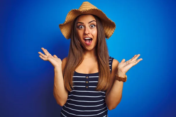 Young Beautiful Woman Wearing Striped Shirt Summer Hat Isolated Blue — Stock Photo, Image