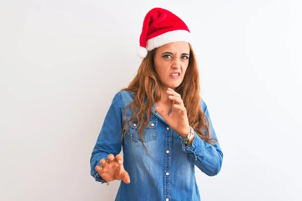 Giovane Bella Rossa Donna Indossa Cappello Natale Sfondo Isolato Espressione — Foto Stock