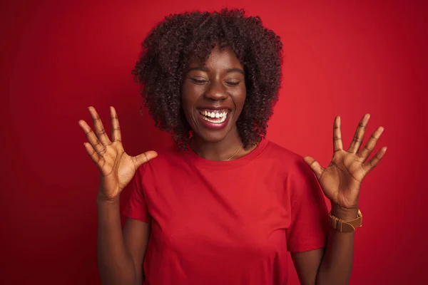 Young African Afro Woman Wearing Shirt Standing Isolated Red Background — Stockfoto