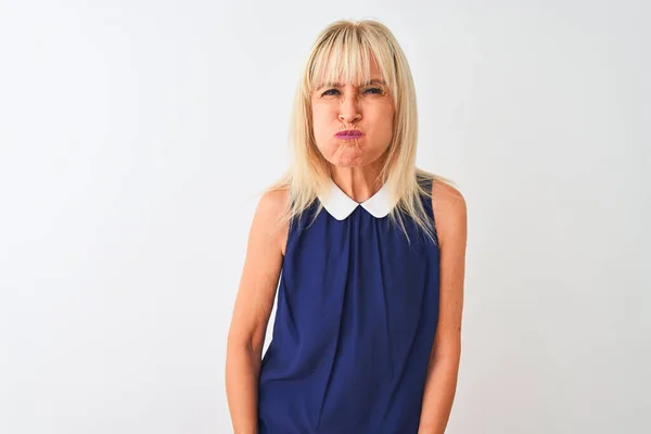 Frau Mittleren Alters Elegantem Blauen Kleid Steht Vor Isoliertem Weißem — Stockfoto