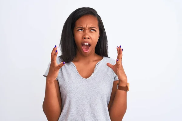 Linda Jovem Afro Americana Vestindo Camiseta Casual Sobre Fundo Isolado — Fotografia de Stock