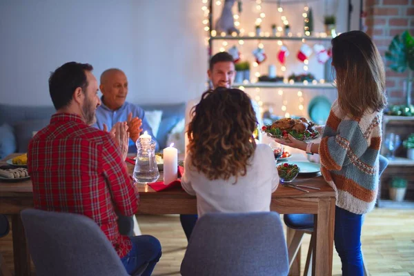 Beautiful Family Smiling Happy Confident Showing Roasted Turkey Applauding Celebrating — ストック写真