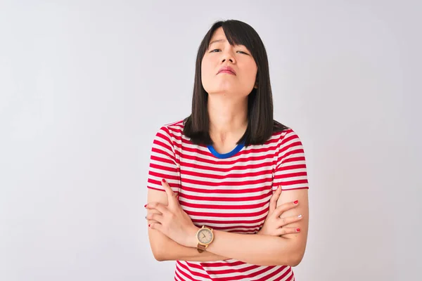 Jovem Mulher Chinesa Bonita Vestindo Camiseta Listrada Vermelha Sobre Fundo — Fotografia de Stock