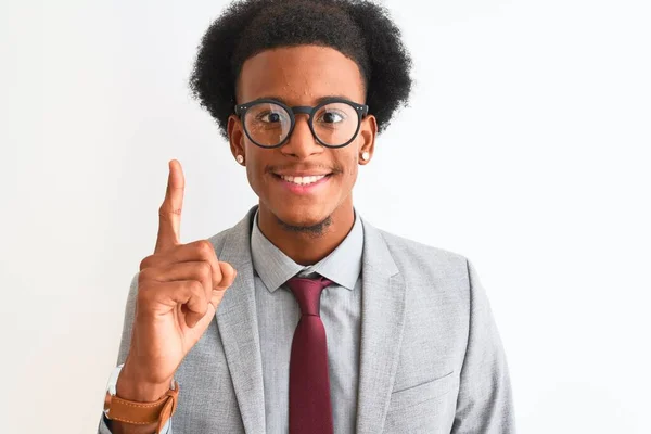 Ung Afrikansk Amerikansk Affärsman Som Håller Dollar Stående Över Isolerad — Stockfoto
