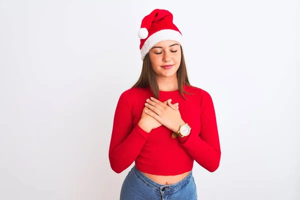 Menina Bonita Nova Vestindo Chapéu Natal Santa Sobre Fundo Branco — Fotografia de Stock