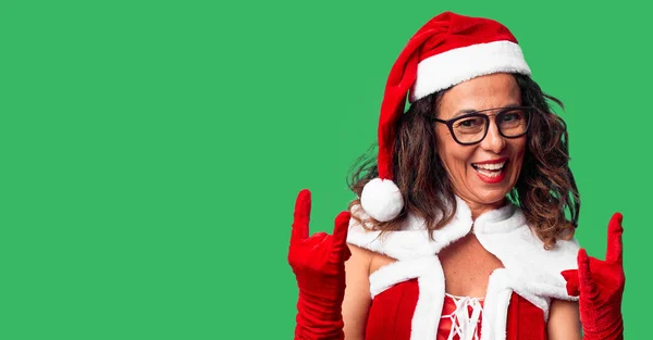 Mulher Meia Idade Vestindo Traje Papai Noel Gritando Com Expressão — Fotografia de Stock