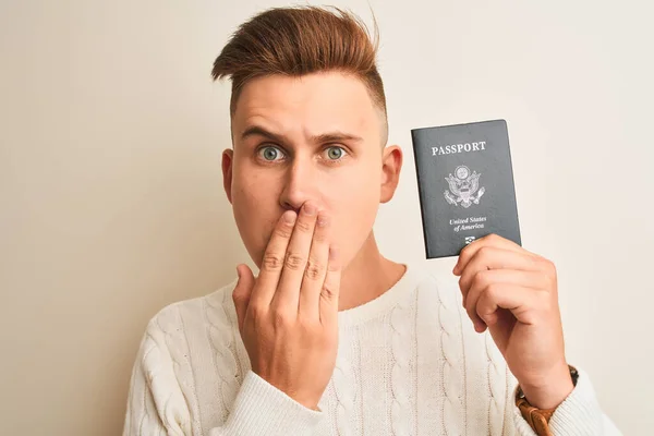 Joven Hombre Guapo Con Pasaporte Los Estados Unidos América Sobre — Foto de Stock