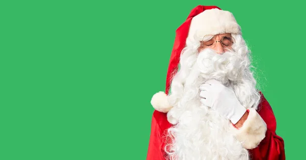 Homem Bonito Meia Idade Vestindo Traje Papai Noel Barba Tocando — Fotografia de Stock