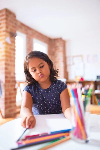 Beautiful Toddler Girl Drawing Cute Draw Using Colored Pencils Kindergarten — Stock Photo, Image