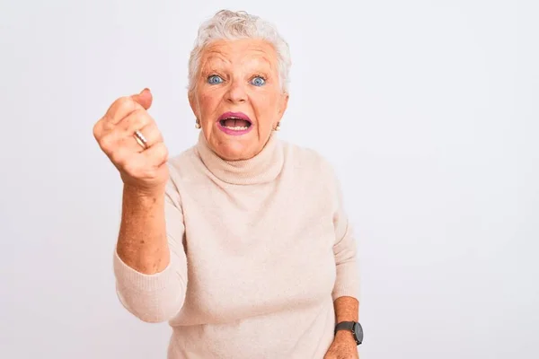 Eine Ältere Grauhaarige Frau Rollkragenpullover Steht Wütend Und Wütend Vor — Stockfoto