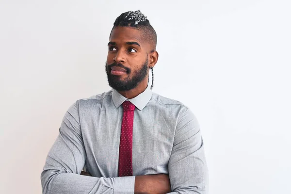 Empresário Afro Americano Com Tranças Usando Gravata Sobre Fundo Branco — Fotografia de Stock