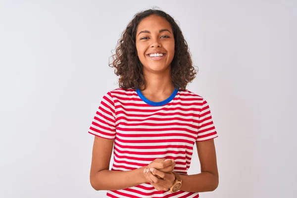 Mujer Brasileña Joven Vistiendo Camiseta Rayas Rojas Pie Sobre Fondo —  Fotos de Stock